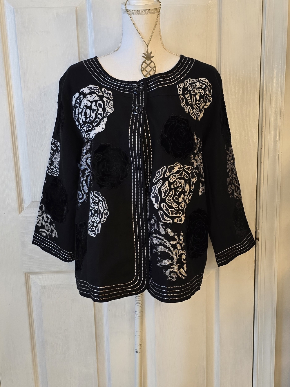 Choices Medium Black Cardigan Silver Gray Embroidered Floral Accents Zebra